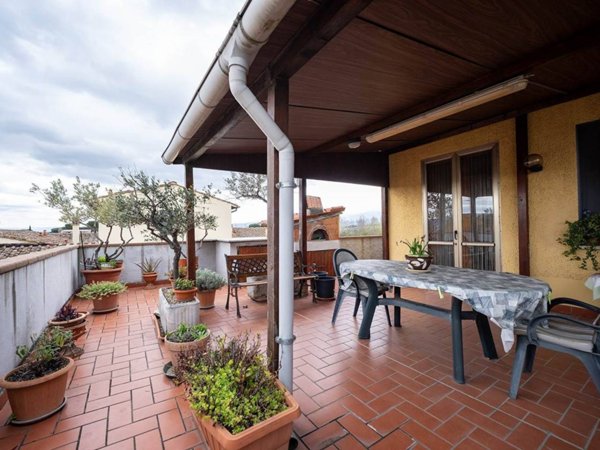 appartamento in vendita a Campi Bisenzio in zona Confini