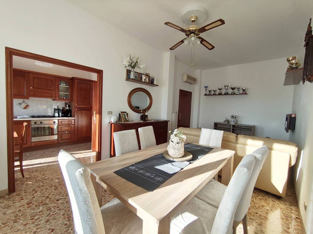 appartamento in vendita a Campi Bisenzio in zona San Cresci