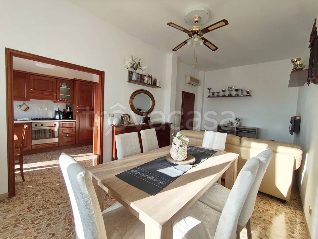 appartamento in vendita a Campi Bisenzio in zona San Piero a Ponti