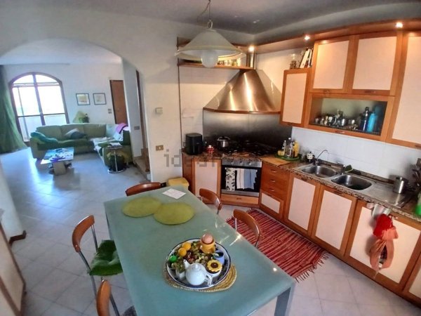 casa indipendente in vendita a Campi Bisenzio