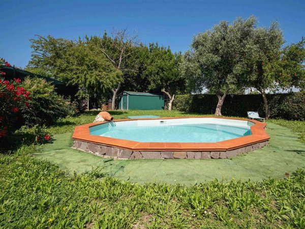 casa indipendente in vendita a Campi Bisenzio in zona San Piero a Ponti