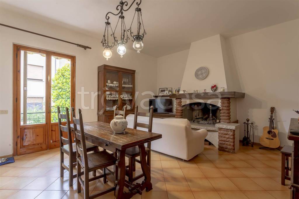 casa indipendente in vendita a Campi Bisenzio in zona San Piero a Ponti