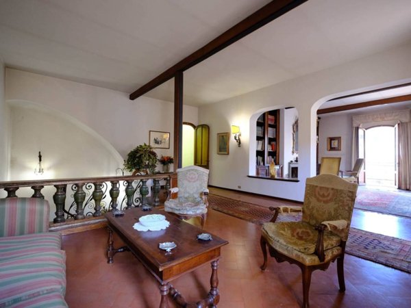 casa indipendente in vendita a Campi Bisenzio