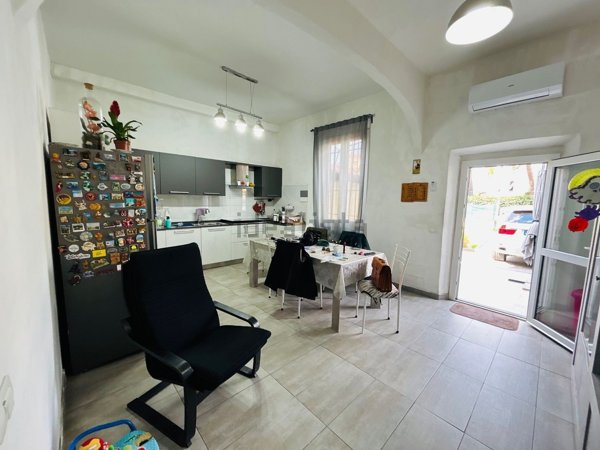 casa indipendente in vendita a Campi Bisenzio