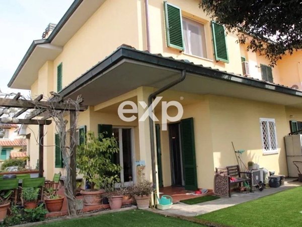 casa indipendente in vendita a Campi Bisenzio