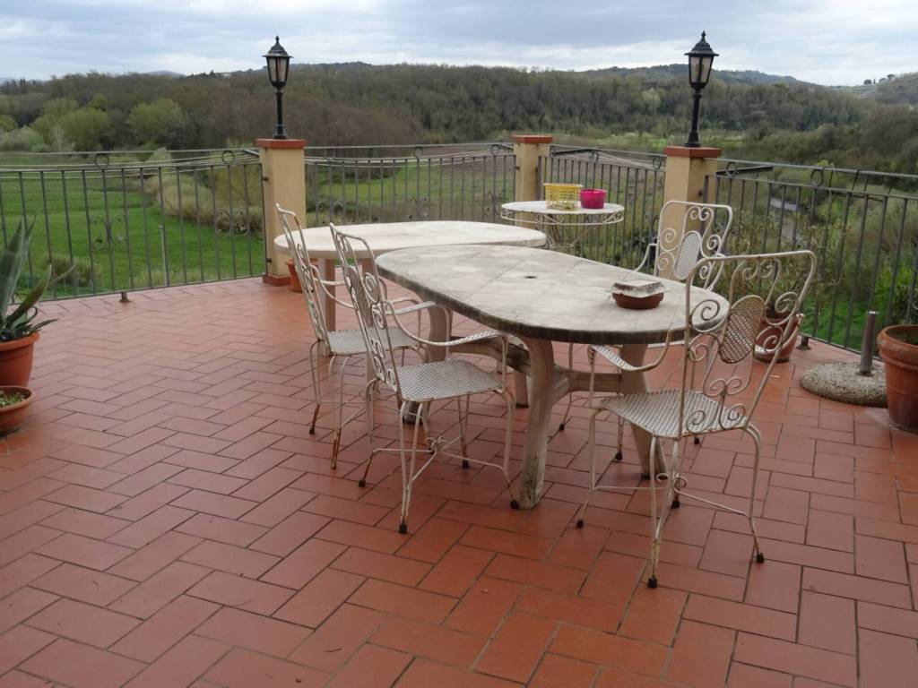 casa indipendente in vendita a Campi Bisenzio