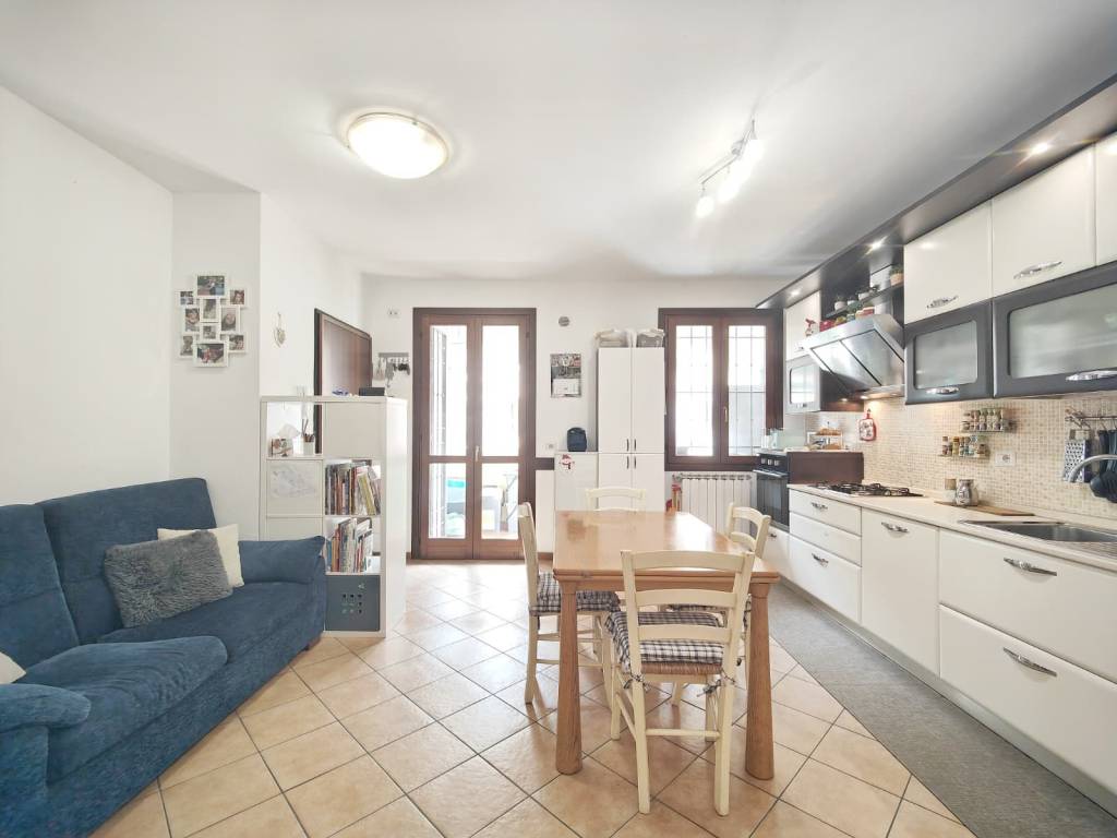 appartamento in vendita a Campi Bisenzio in zona San Cresci