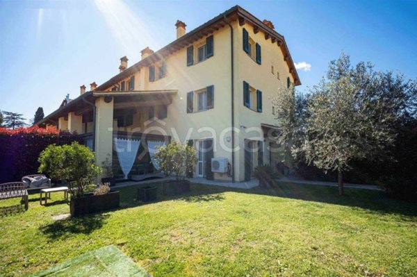 casa indipendente in vendita a Campi Bisenzio in zona Sant'Angelo a Lecore