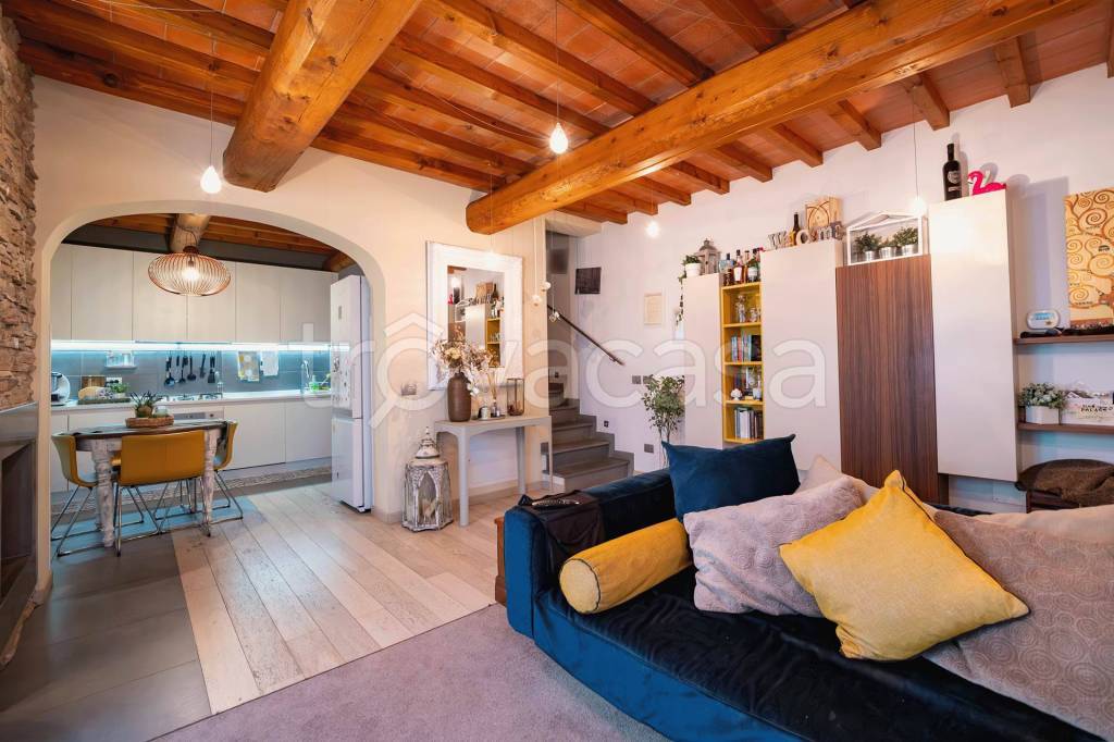 casa indipendente in vendita a Campi Bisenzio in zona La Madonnina