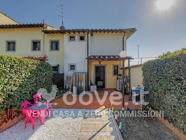 casa indipendente in vendita a Campi Bisenzio