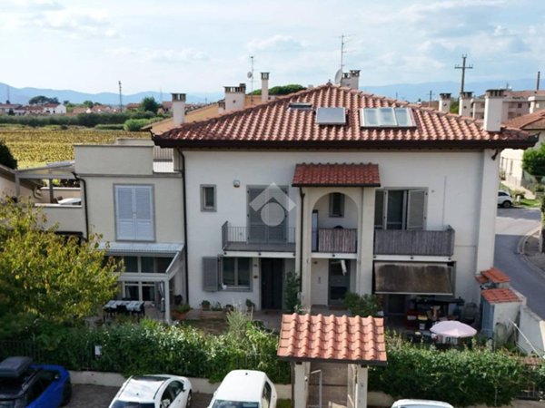 appartamento in vendita a Campi Bisenzio in zona Capalle