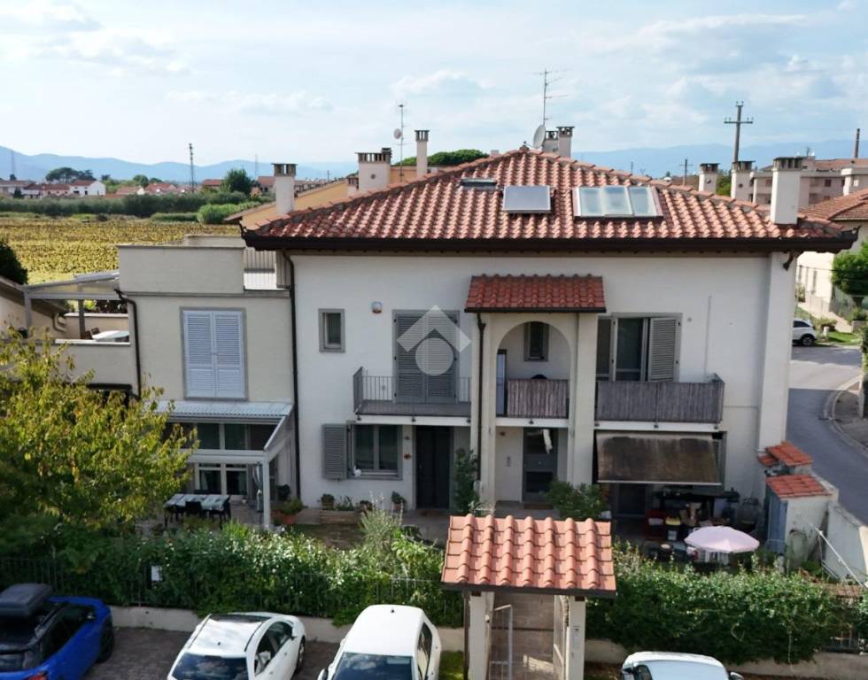 appartamento in vendita a Campi Bisenzio in zona San Giorgio a Colonica