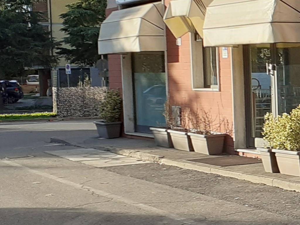 negozio in vendita a Campi Bisenzio