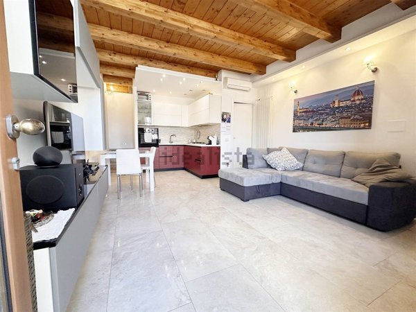 casa indipendente in vendita a Campi Bisenzio in zona Capalle