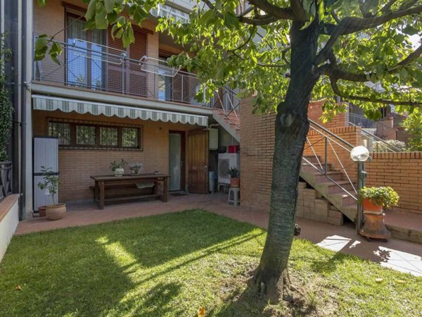 casa indipendente in vendita a Campi Bisenzio in zona San Piero a Ponti
