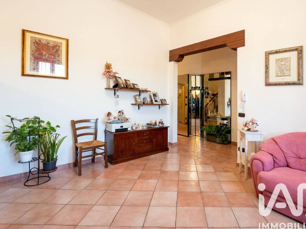 casa indipendente in vendita a Campi Bisenzio in zona Capalle