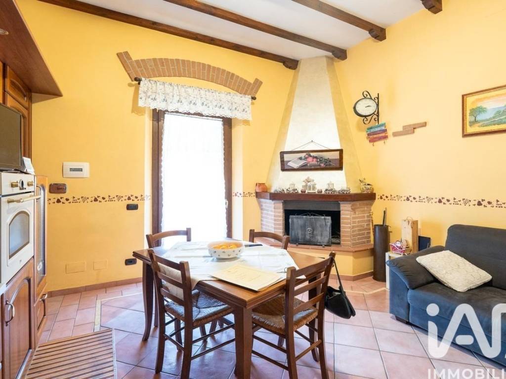 casa indipendente in vendita a Campi Bisenzio in zona Capalle