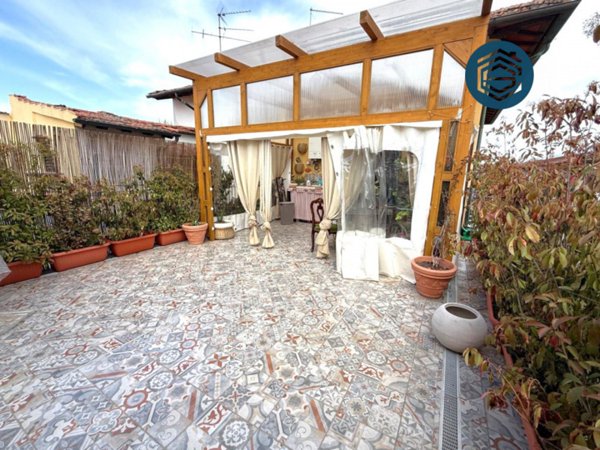 casa indipendente in vendita a Campi Bisenzio