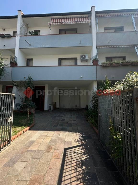 appartamento in vendita a Campi Bisenzio in zona Limite