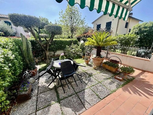 casa indipendente in vendita a Campi Bisenzio in zona San Cresci