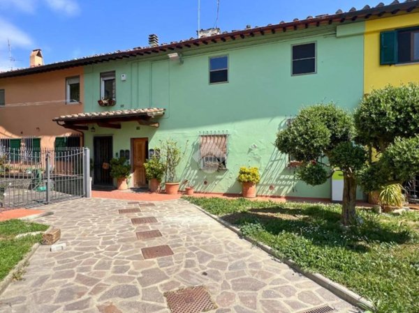 appartamento in vendita a Campi Bisenzio in zona Capalle