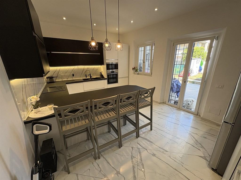 casa indipendente in vendita a Campi Bisenzio