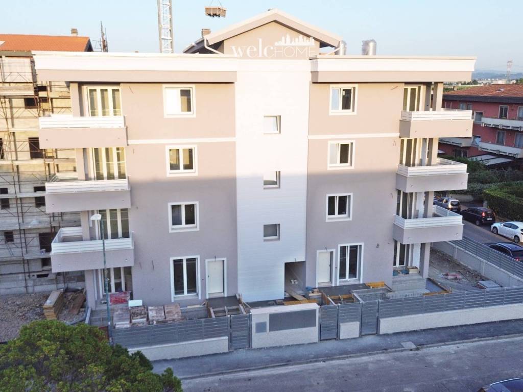 casa indipendente in vendita a Campi Bisenzio