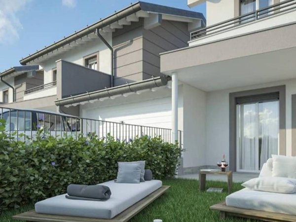 casa indipendente in vendita a Campi Bisenzio