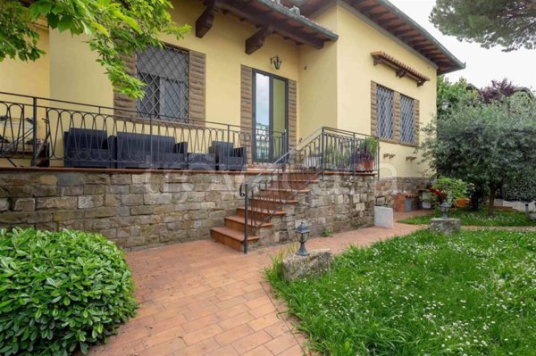 casa indipendente in vendita a Campi Bisenzio