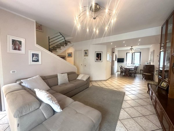 casa indipendente in vendita a Campi Bisenzio in zona San Piero a Ponti