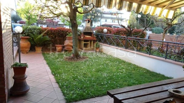 casa indipendente in vendita a Campi Bisenzio in zona San Piero a Ponti