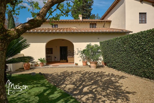 casa indipendente in vendita a Campi Bisenzio