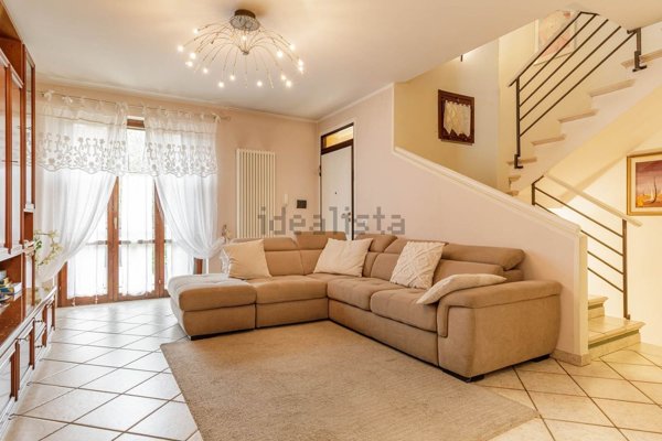 casa indipendente in vendita a Campi Bisenzio in zona San Piero a Ponti