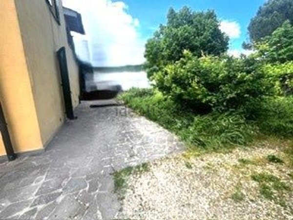 casa indipendente in vendita a Campi Bisenzio