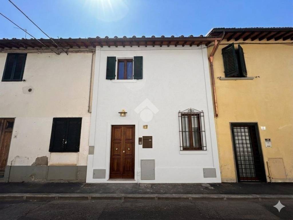 casa indipendente in vendita a Campi Bisenzio