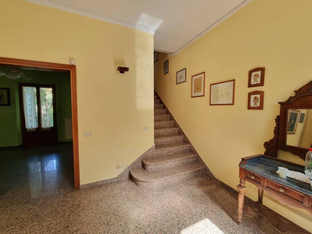 casa indipendente in vendita a Campi Bisenzio in zona Capalle