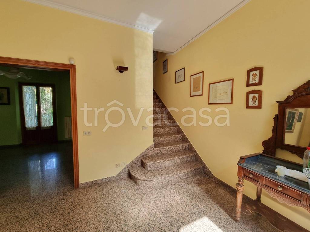 casa indipendente in vendita a Campi Bisenzio in zona Capalle