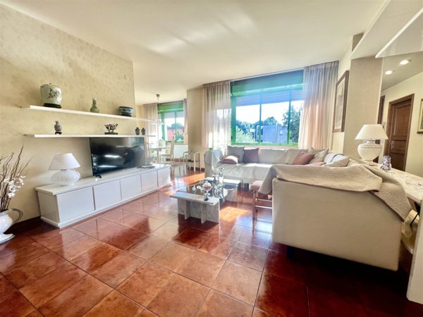 casa indipendente in vendita a Campi Bisenzio