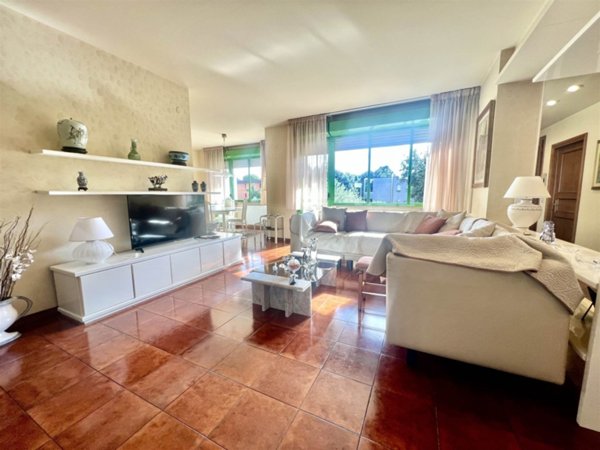 casa indipendente in vendita a Campi Bisenzio