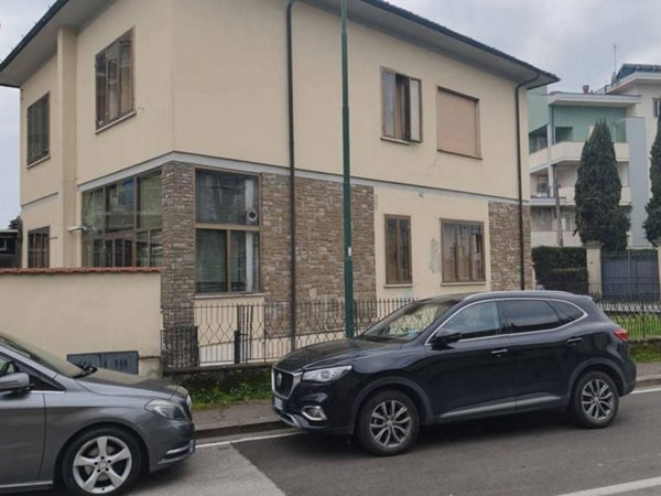 casa indipendente in vendita a Campi Bisenzio in zona Capalle