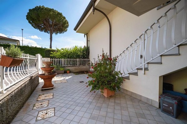 casa indipendente in vendita a Campi Bisenzio in zona San Piero a Ponti