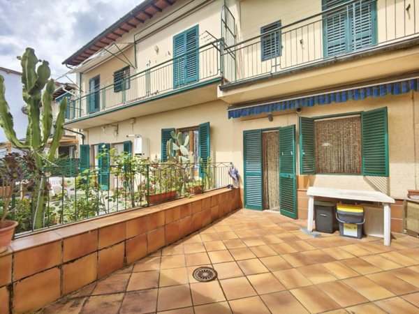casa indipendente in vendita a Campi Bisenzio in zona San Donnino