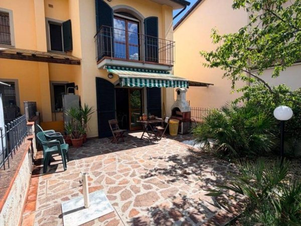 casa indipendente in vendita a Campi Bisenzio in zona San Cresci