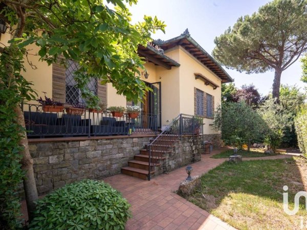 casa indipendente in vendita a Campi Bisenzio