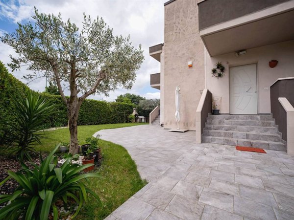 casa indipendente in vendita a Campi Bisenzio in zona San Donnino
