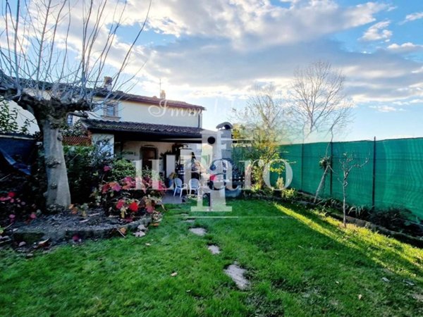 casa indipendente in vendita a Campi Bisenzio in zona San Piero a Ponti