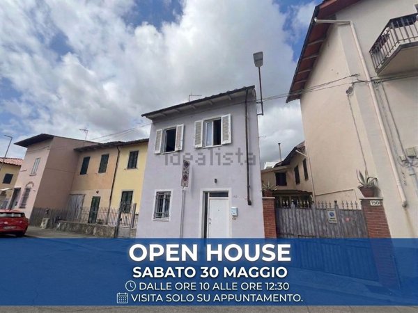 casa indipendente in vendita a Campi Bisenzio