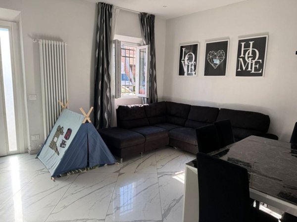 casa indipendente in vendita a Campi Bisenzio