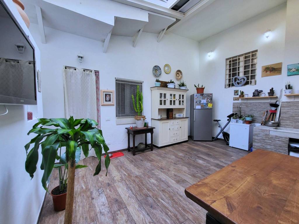 casa indipendente in vendita a Campi Bisenzio