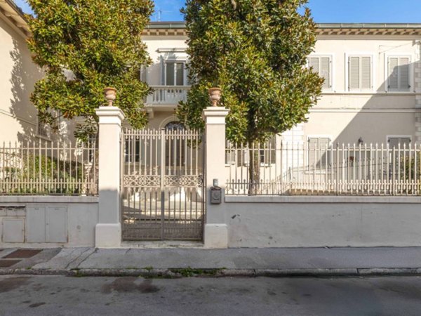 casa indipendente in vendita a Campi Bisenzio in zona San Cresci
